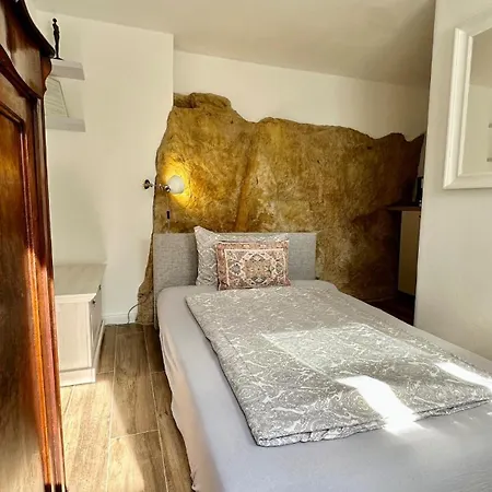 Kleines Natursteinapartment 4 Fuer 1 Bis Max 2 Personen Apartment